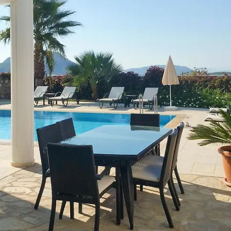 Sleeps 6 Pool Air Con Wifi Villa *